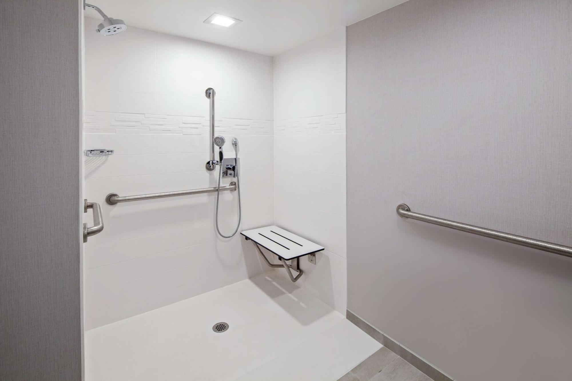 Homewood Suites By Hilton San Diego Central Exterior photo